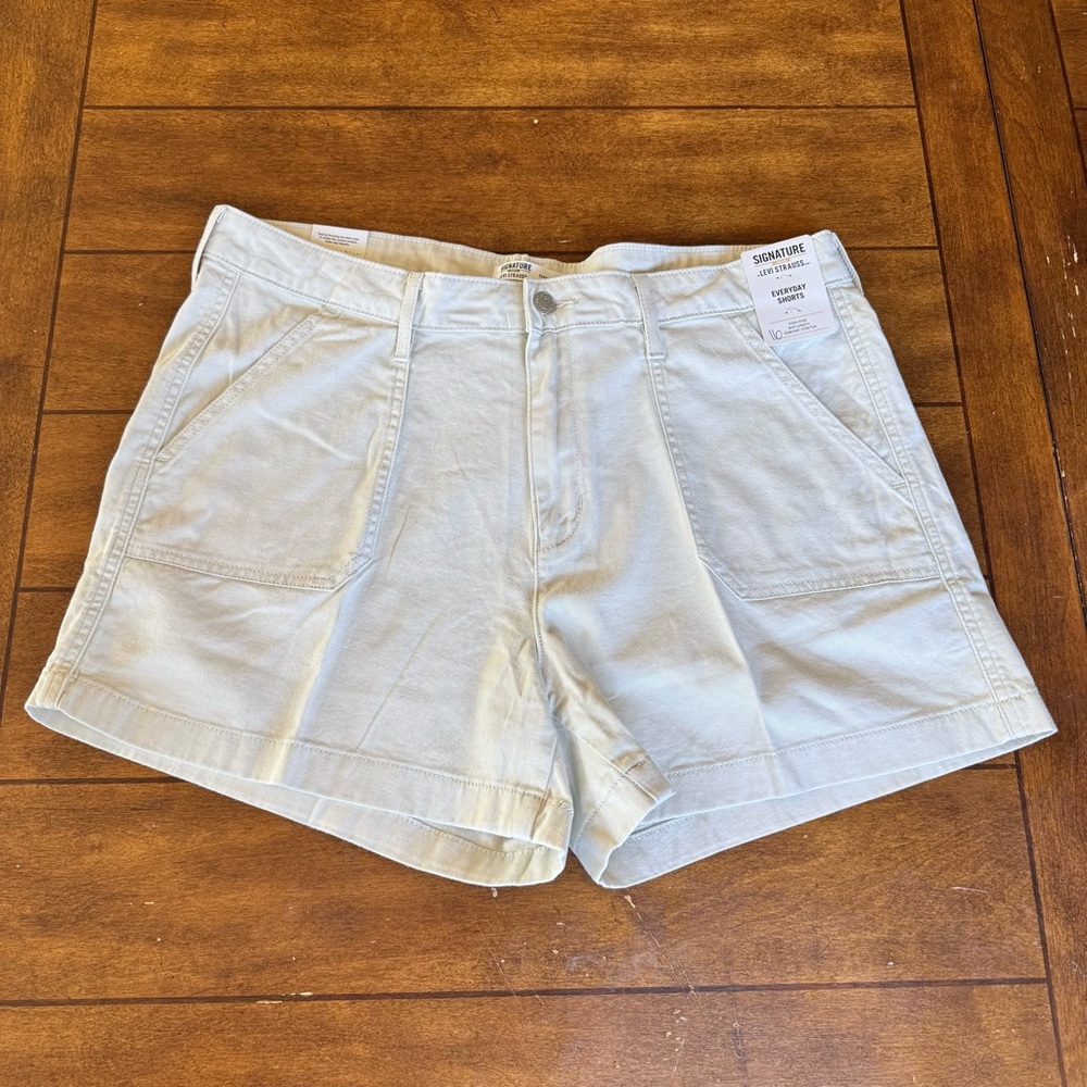 Women’s Levi Strauss Signature Everyday Shorts Size 16 Off White Cotton NWT
